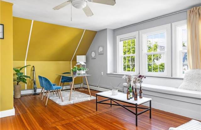 21 Elton Street unit: 3