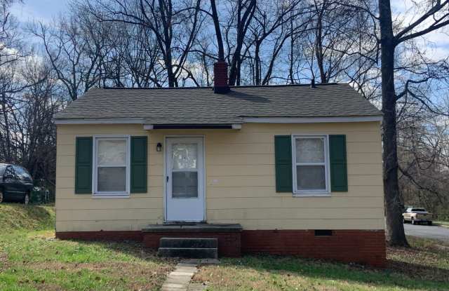 Cozy 2 Bedroom Home!!