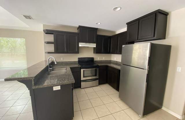 1302 W Harrison Ave