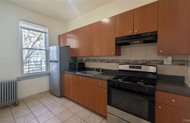 170 Bradford Street unit: 2