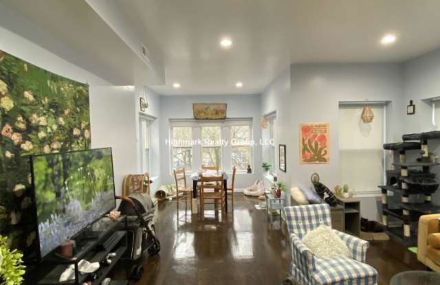 1232 West Arthur St.