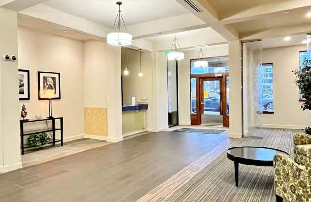 1Bd/1Ba Redmond Condo