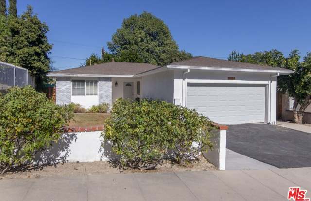 Photo of 21707 Costanso St