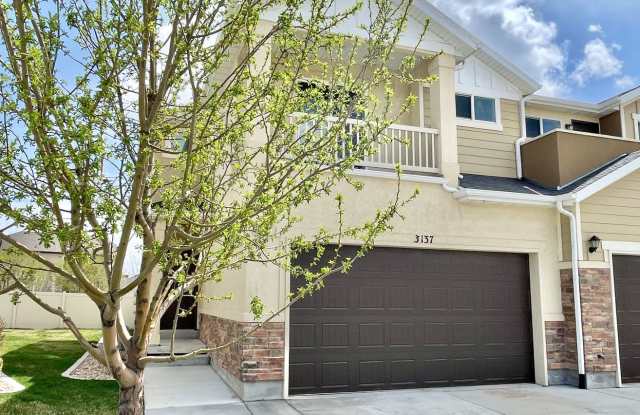 Darling Townhome at Thanksgiving Meadows! - 3137 West Prairie Grass Drive, Lehi, UT 84043