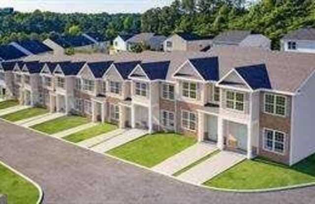 2874 Laurel Ridge Circle