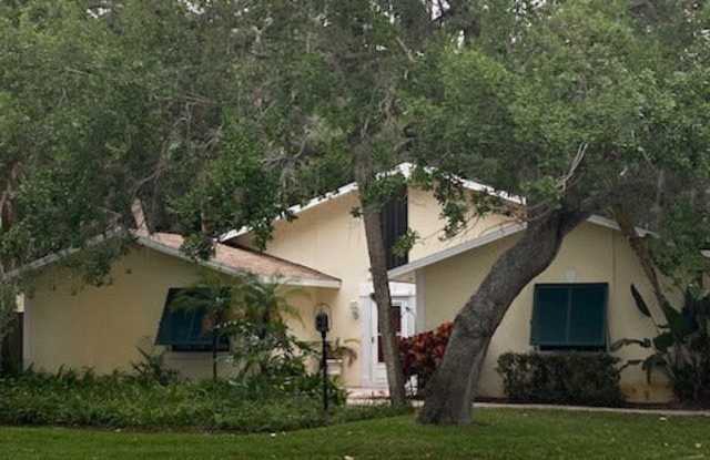 837 Seminole Lane
