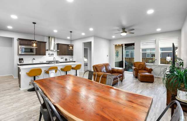 *Move In Special $250 off January rent if lease starts 12/15!* 4 Bed, 3 Bath 2.8 miles from Old Town Square