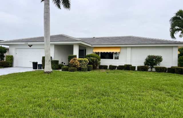 GORGEOUS WATERFRONT VIEW POOL HOME!