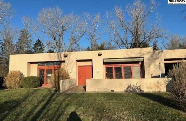 Photo of 3105 Mission Dr