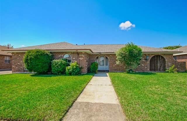 1208 GIUFFRIAS Avenue - 1208 Giuffrias Avenue, Metairie, LA 70001