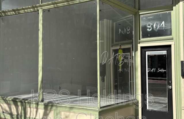 904 W Broad St.