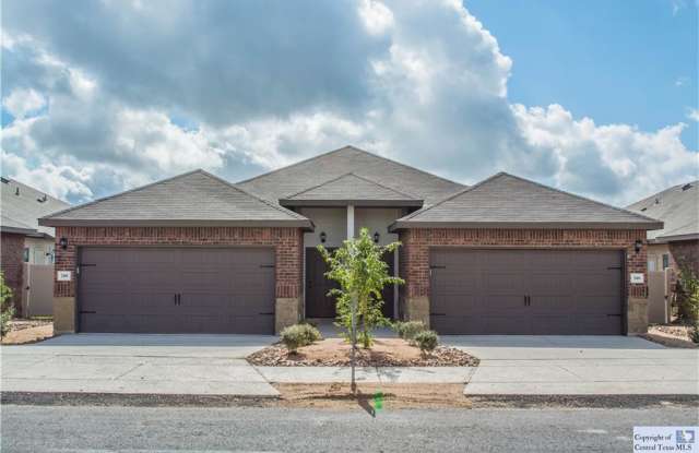 746 Saengerhalle Road (2) - 1