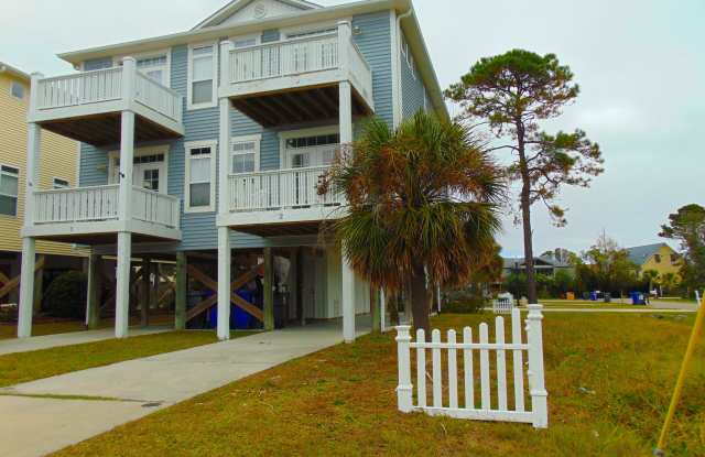 500 Tennessee Avenue - 500 Tennessee Avenue, Carolina Beach, NC 28428