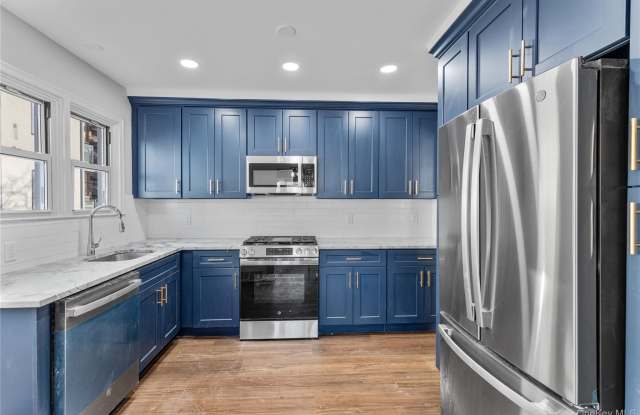 840 E Broadway unit: Upper