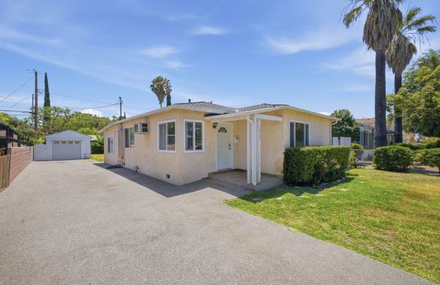 Stunning 3-Bedroom Burbank Home with Office & Entertainer’s Backyard