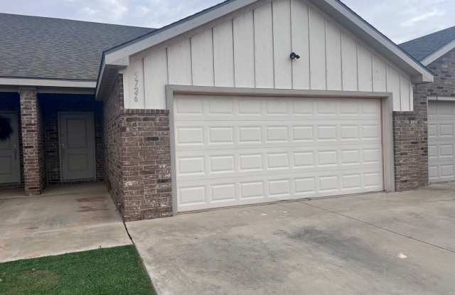 $500 MOVE-IN SPECIAL: Spacious 3-Bedroom Townhouse Near Texas Tech