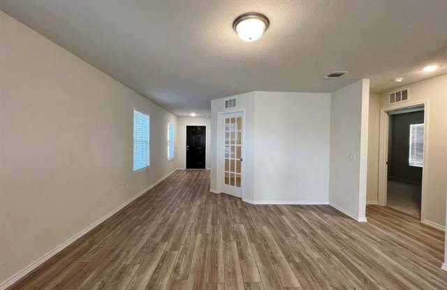 537 Manchester Street