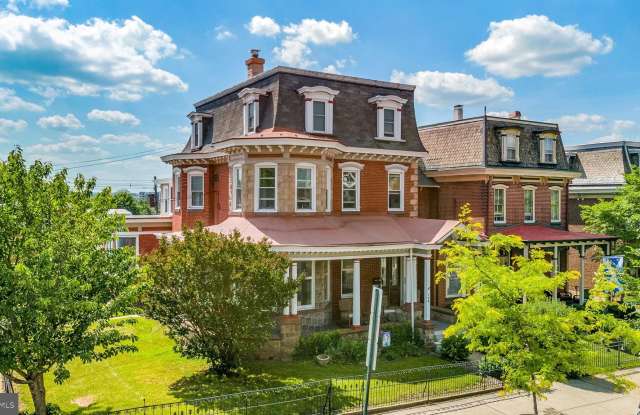 Photo of 134 GAY Street unit: Rear