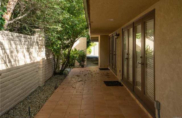 Photo of 984 La Cresta Place