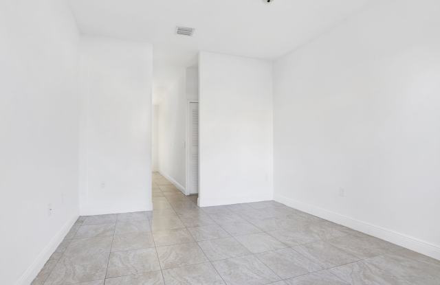 18170 NW 59th Ave, 202