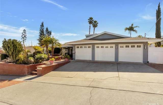 33212 Blue Fin Drive