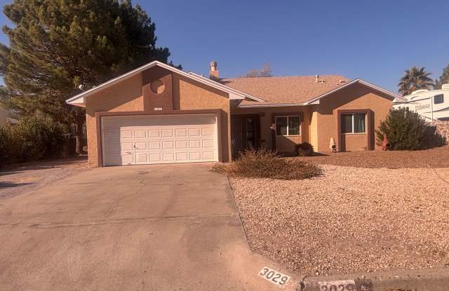 Charming 3 bedroom/2 bathroom Home located in Las Cruces