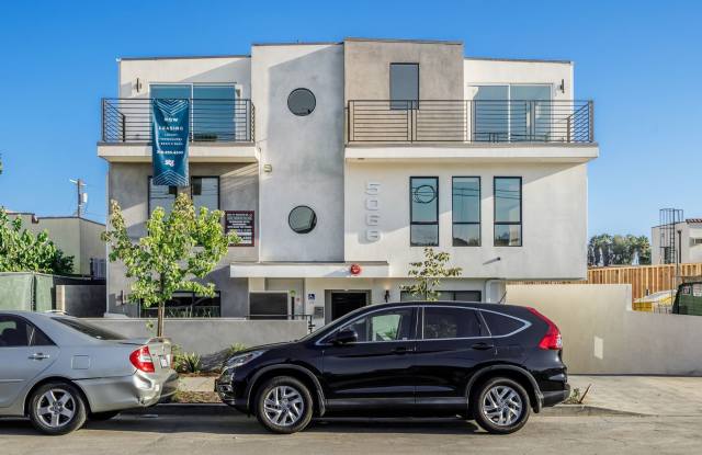 Townhouse in East Hollywood w/ Parking  Private Rooftop Deck! photos photos