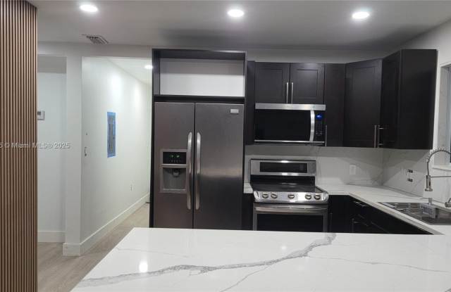 Photo of 2310 NW 103rd St