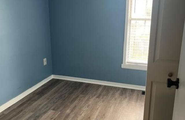 Photo of 1547 IRIS Court