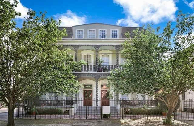1329 ST. ANDREW