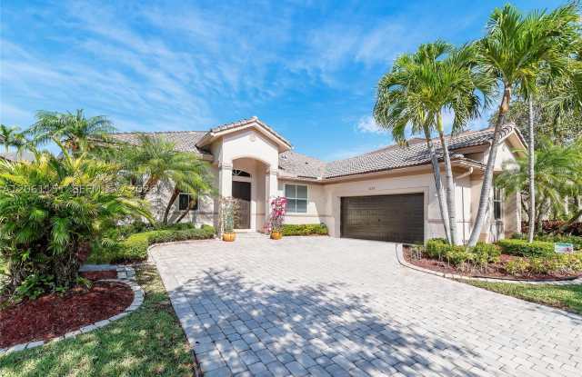 1225 Skylark Dr
