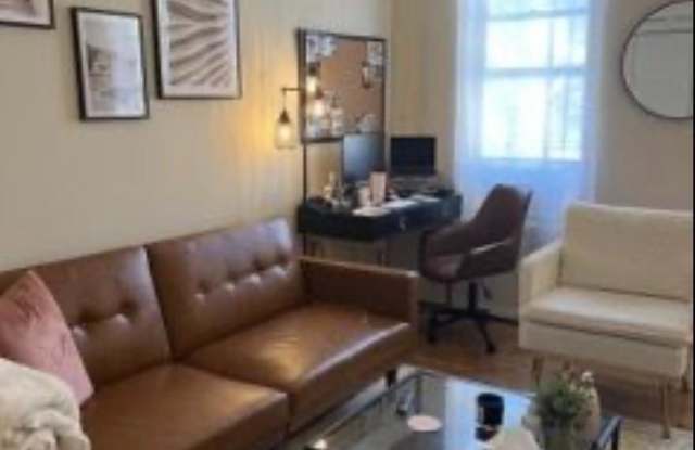 Photo of 215 Thompson Street