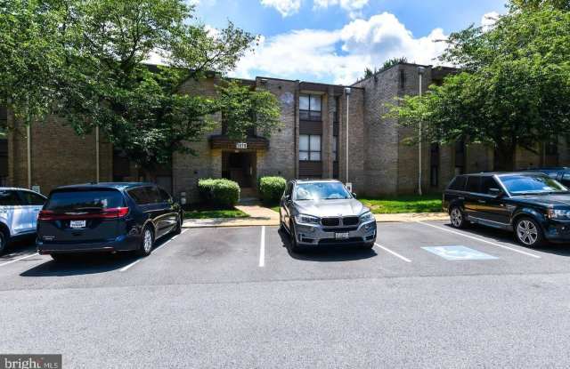 Photo of 3319 HUNTLEY SQUARE Drive unit: A