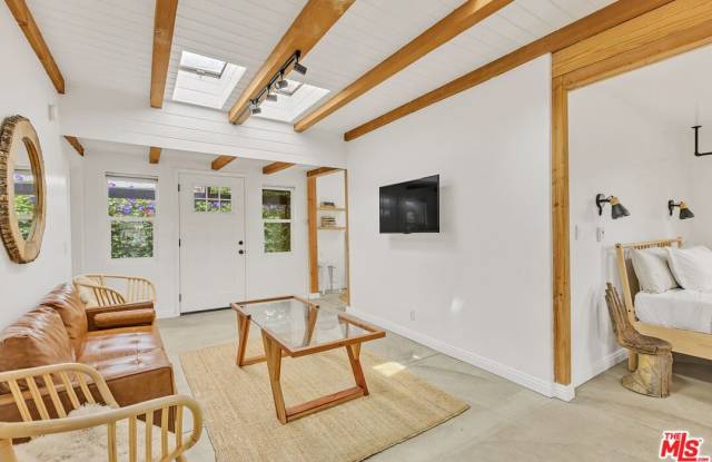 718 Vernon Ave unit: A