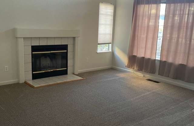 Move In Ready Single Family Home!