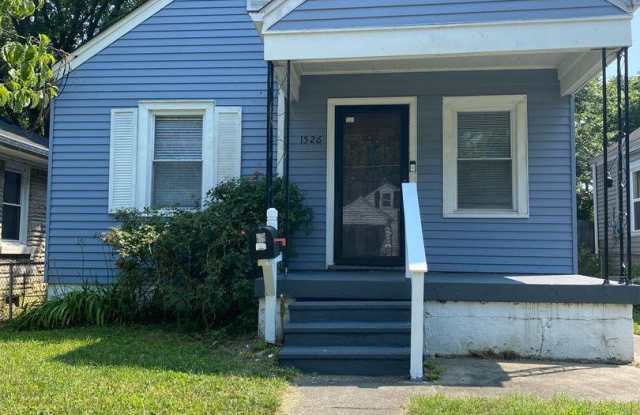 1526 Longfield Ave - 3 bed/ 1 bath with detached 2 car garage - $1100/month - 1526 Longfield Avenue, Louisville, KY 40215