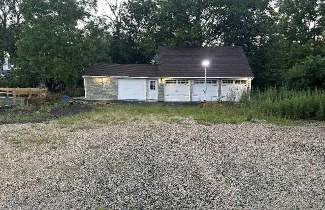 861 Dekalb Pike DEKALB Pike