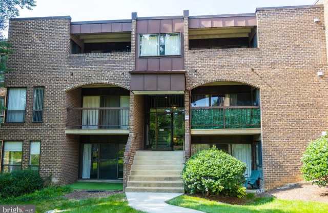 11240 CHESTNUT GROVE Square