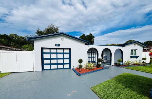 Photo of 831 SW 49th Ter