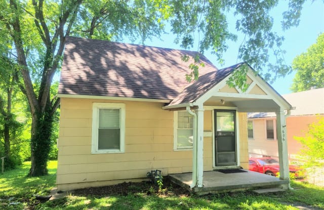 606 S Cedar Ave - 606 South Cedar Avenue, Independence, MO 64053