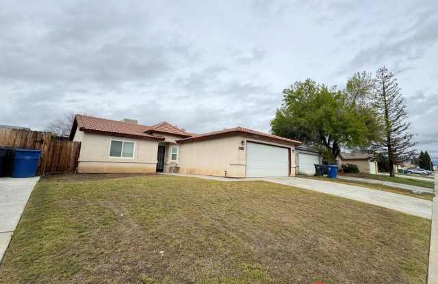 3 Bedroom Home Near North High School!