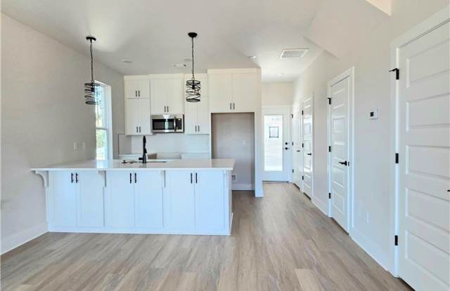 1441 S Yampa Bend