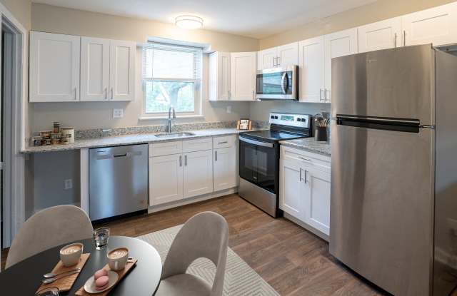 Photo of Summit Court