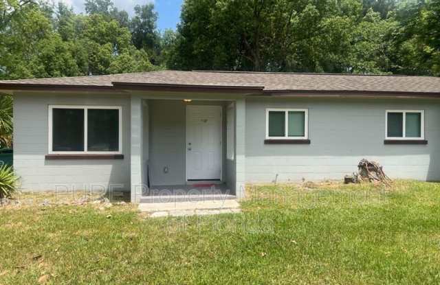 1137 NE 9th Avenue