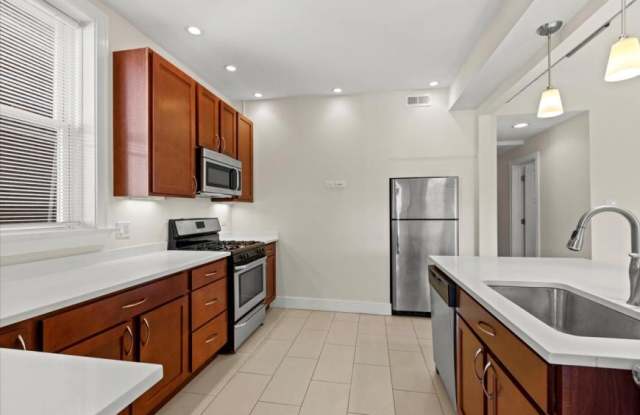 4912 North Washtenaw Ave.