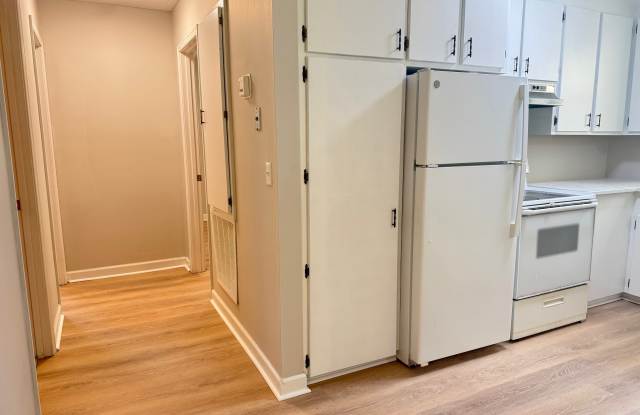 1209-B Furches Avenue