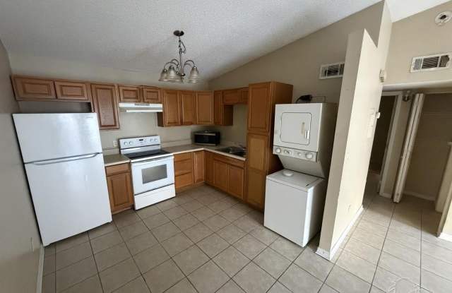 6823 Tiki Ln unit: 4