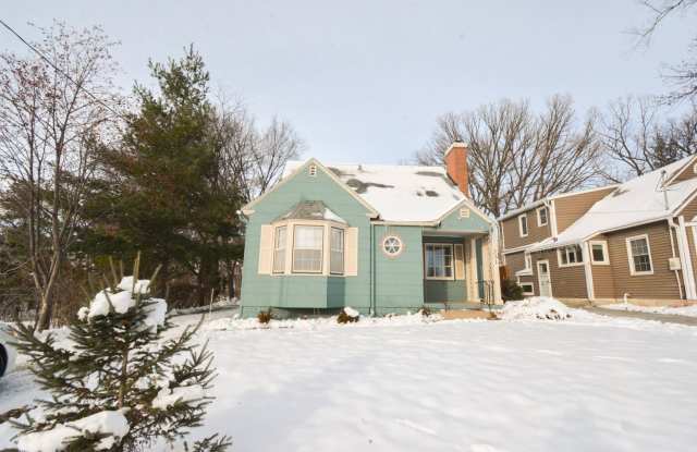 Photo of Beautiful 4 Bedroom With Modern and Unique Features Available For Rent NOW!