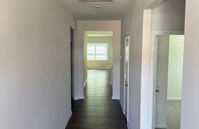 Gourgeous Brand New 4 bedroom Home near Lake Norman