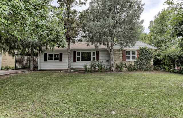 Students Welcome! 3 Bed / 1.5 Bath Ranch Near CSU – Large Fenced Yard | Pets Welcome | Short-Term Lease